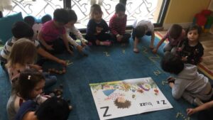 обучение по четене на английски за деца с Jolly Phonics